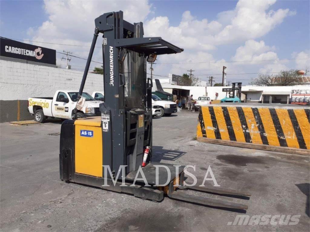 CAT LIFT TRUCKS EKS308 電動堆高機