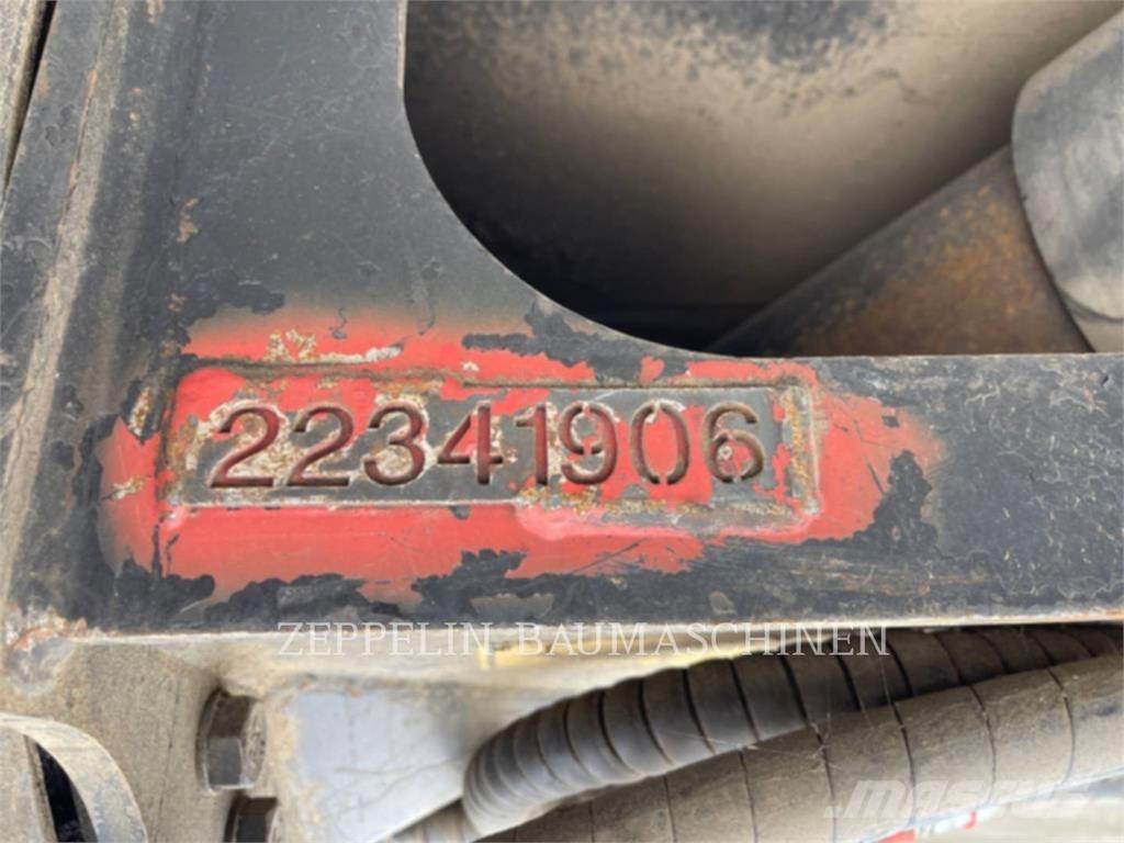 CAT MP318 工程軋碎機(壓碎機)