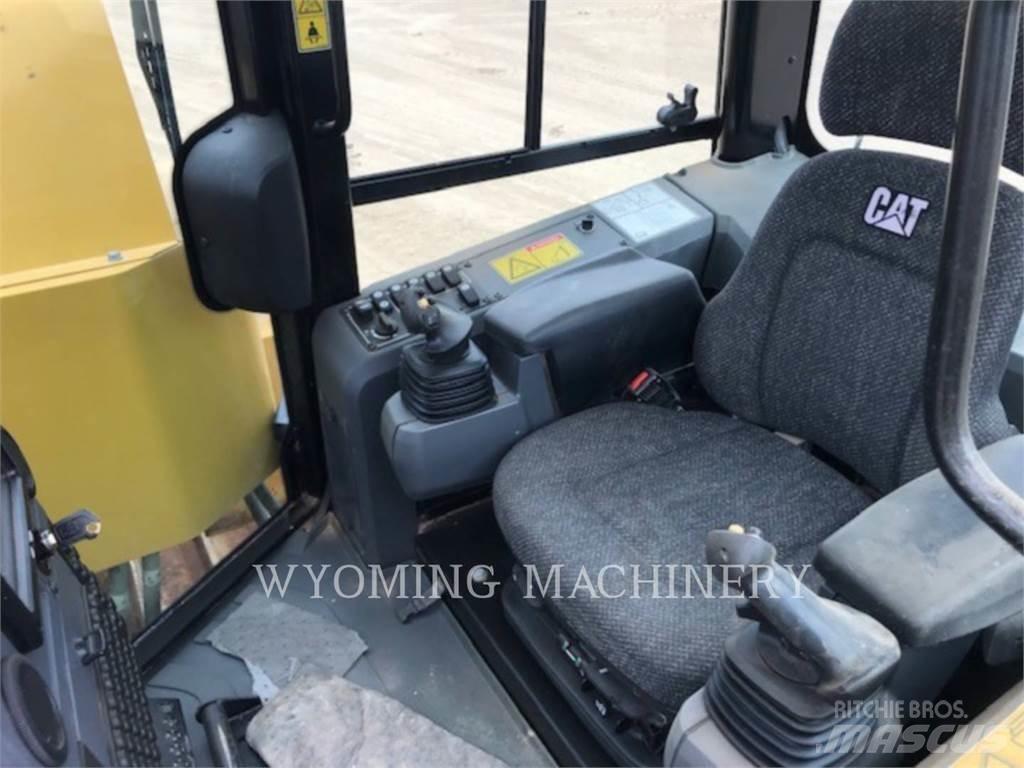 CAT PL61 鋪管推土機