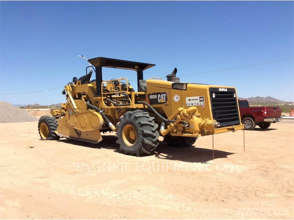 CAT RM-300 瀝青再生設備