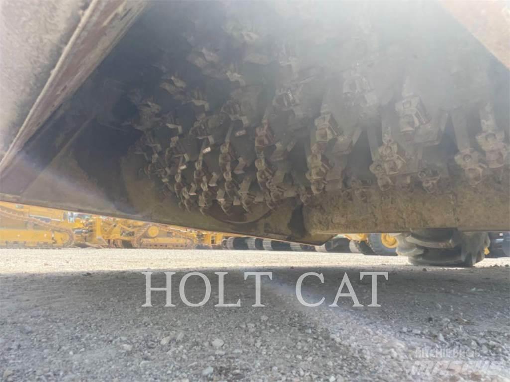 CAT RM400 CAB 輪胎式裝載機