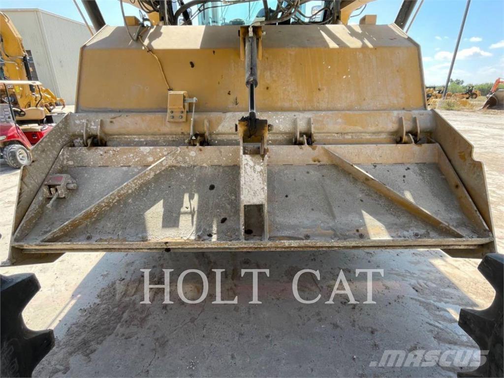 CAT RM500B CAB 瀝青再生設備
