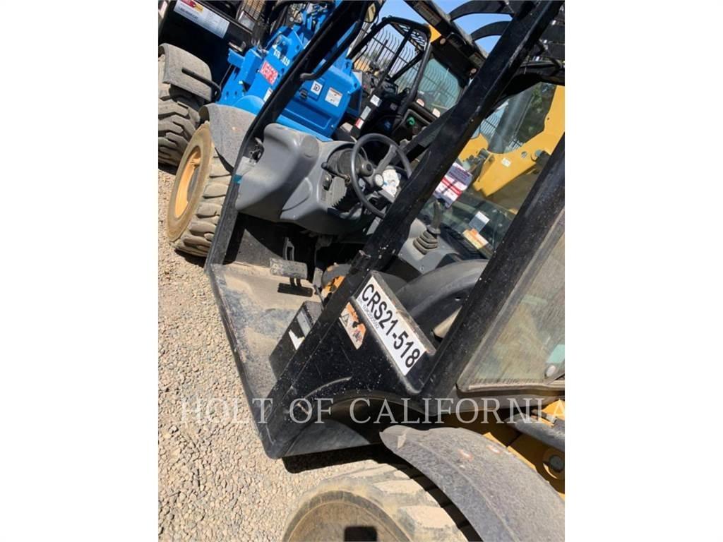 CAT TH255 伸縮臂操作車