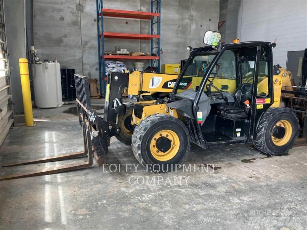 CAT TH255C 伸縮臂操作車
