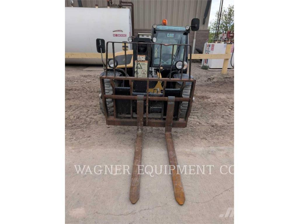 CAT TH255C 伸縮臂操作車