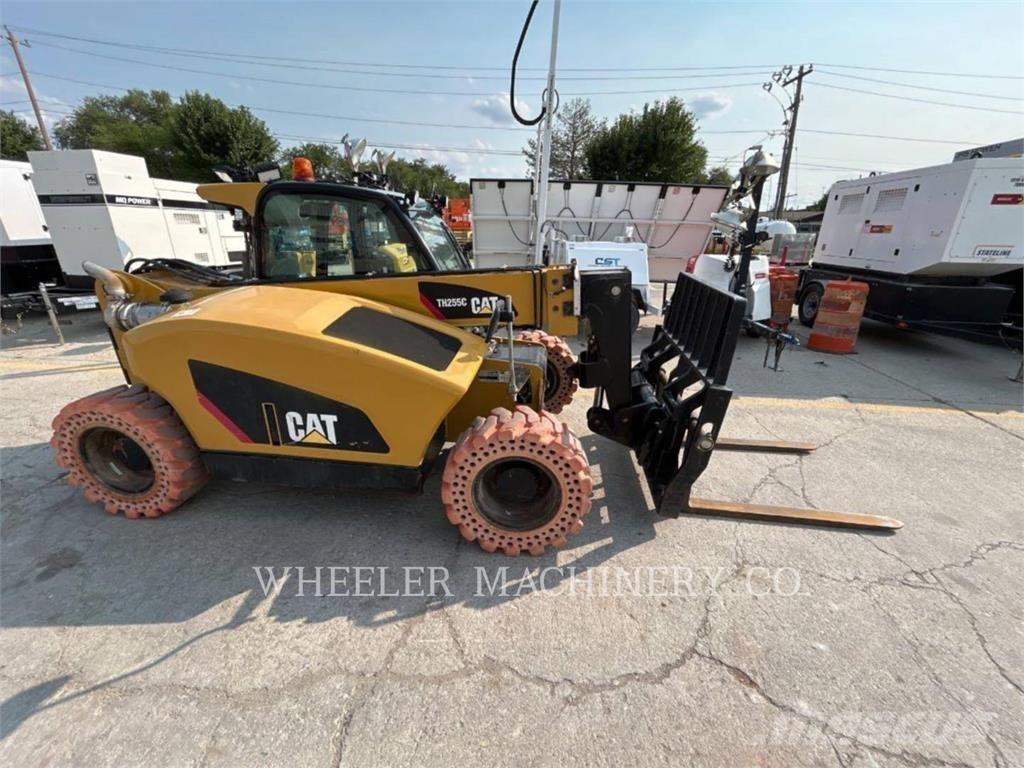 CAT TH255C CB 伸縮臂操作車