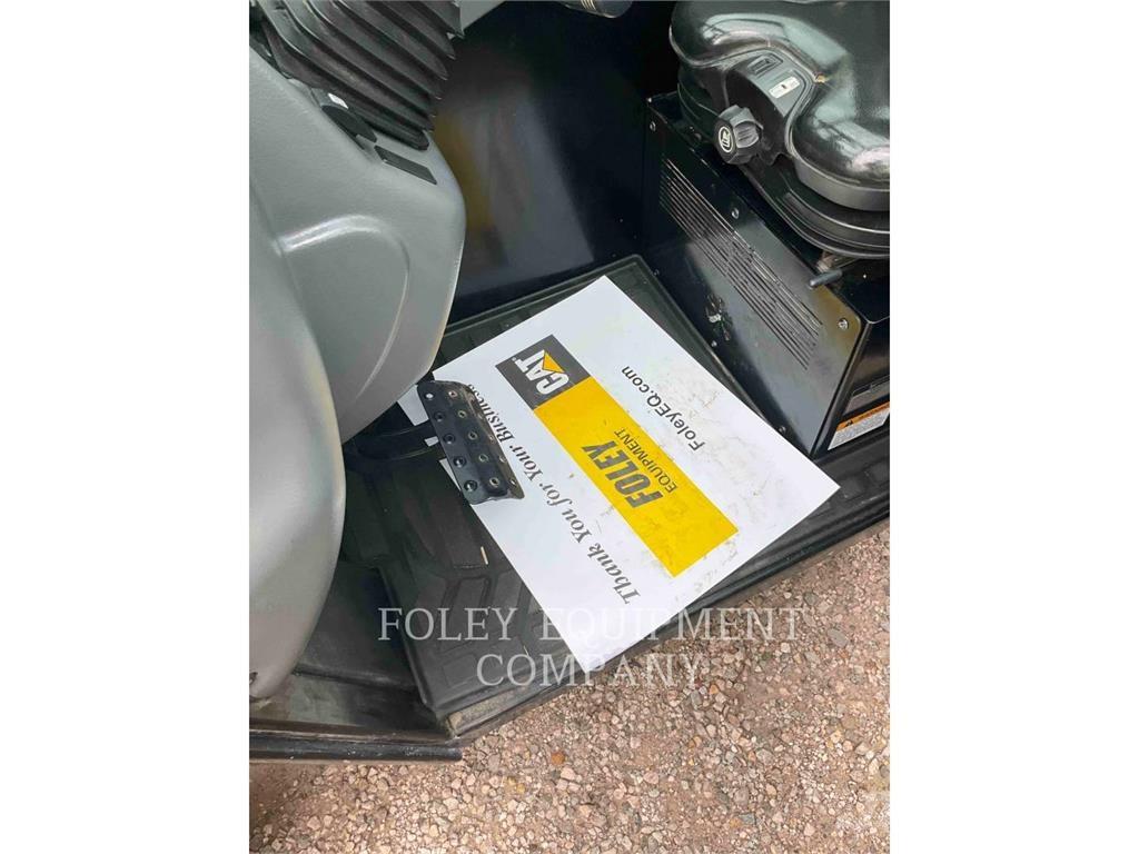 CAT TH255CC 伸縮臂操作車