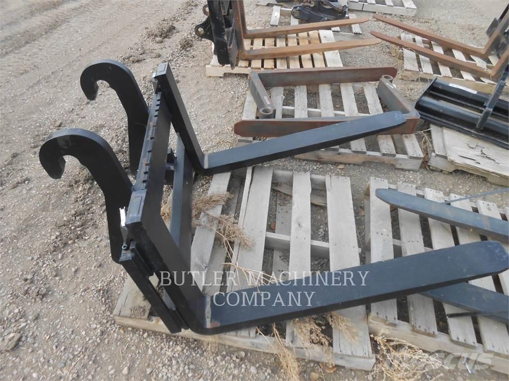 CAT TH408 FORKS 叉