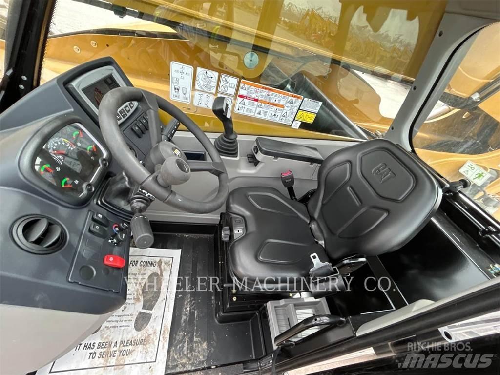 CAT TL1055-05 伸縮臂操作車