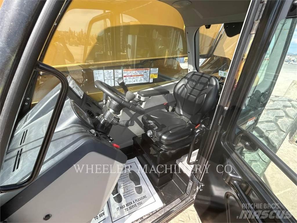 CAT TL1055-05 伸縮臂操作車