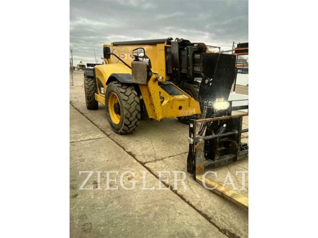 CAT TL1055D 伸縮臂操作車