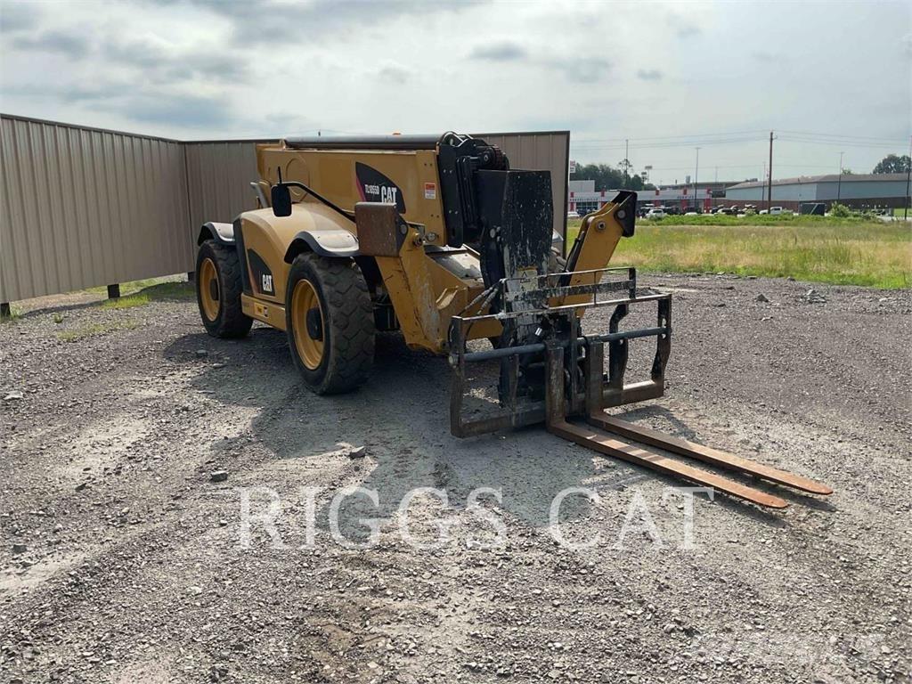CAT TL1055D 伸縮臂操作車