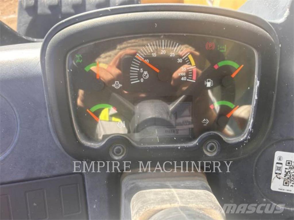 CAT TL1055D 伸縮臂操作車