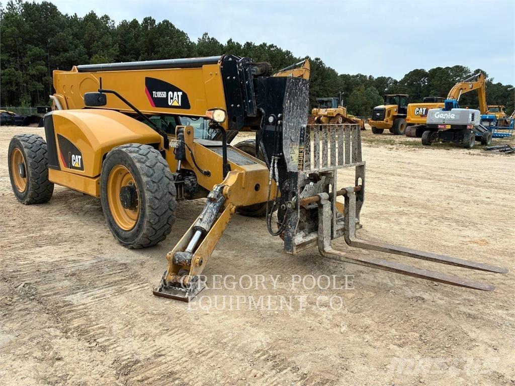 CAT TL1055D 伸縮臂操作車