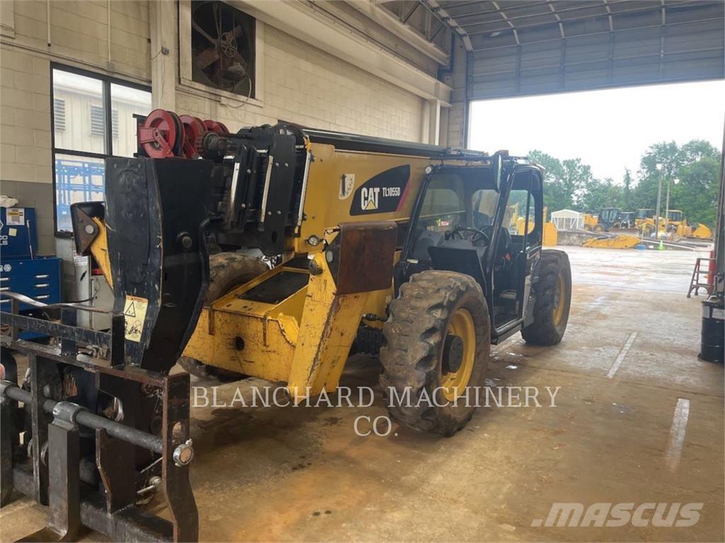 CAT TL1055D 伸縮臂操作車