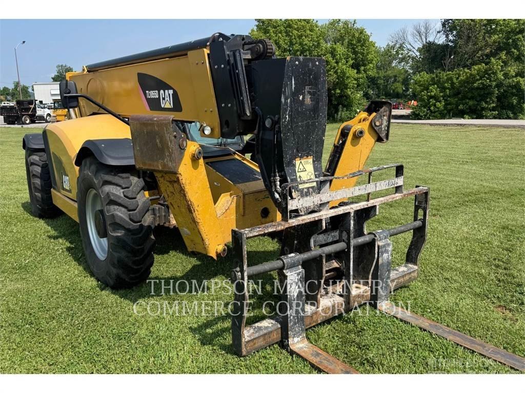 CAT TL1055D 伸縮臂操作車