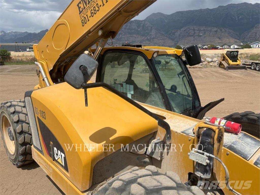 CAT TL1055D CB 伸縮臂操作車