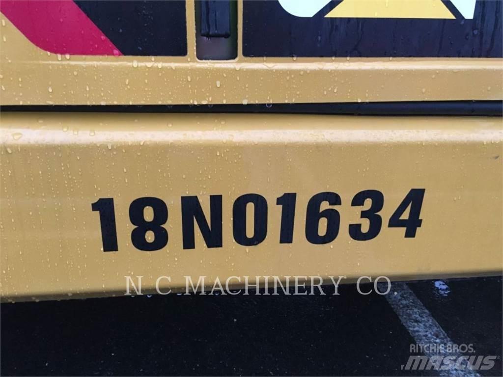 CAT TL1055D CN 伸縮臂操作車