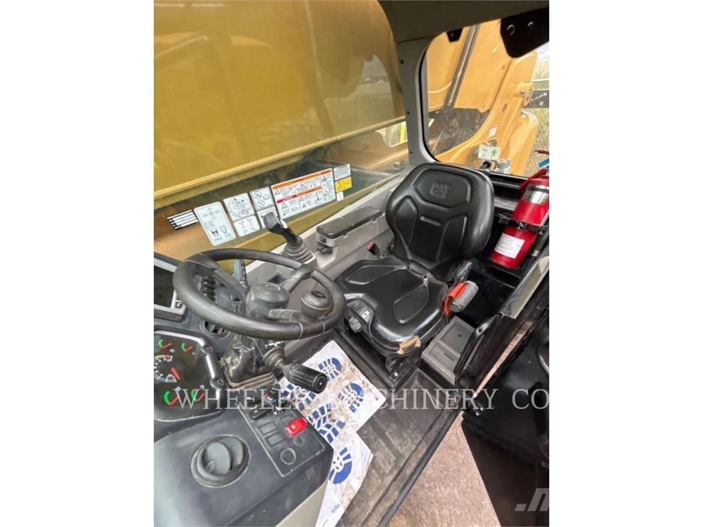 CAT TL1255-05 伸縮臂操作車