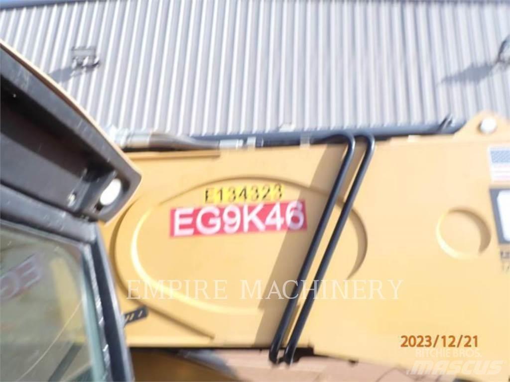 CAT TL1255D 伸縮臂操作車