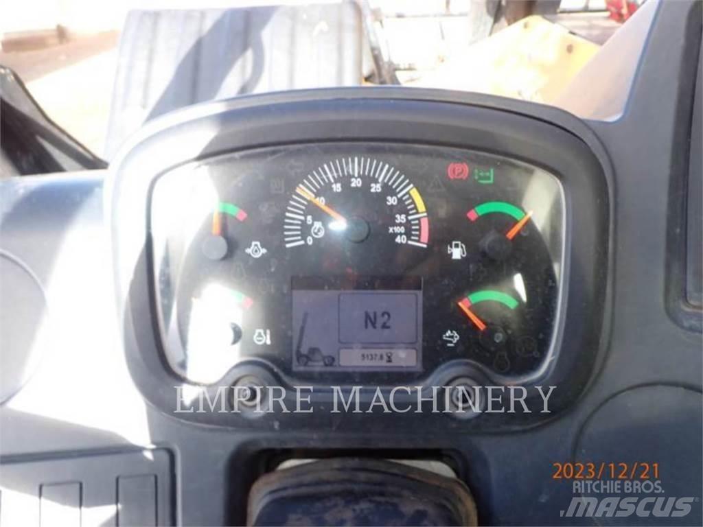 CAT TL1255D 伸縮臂操作車
