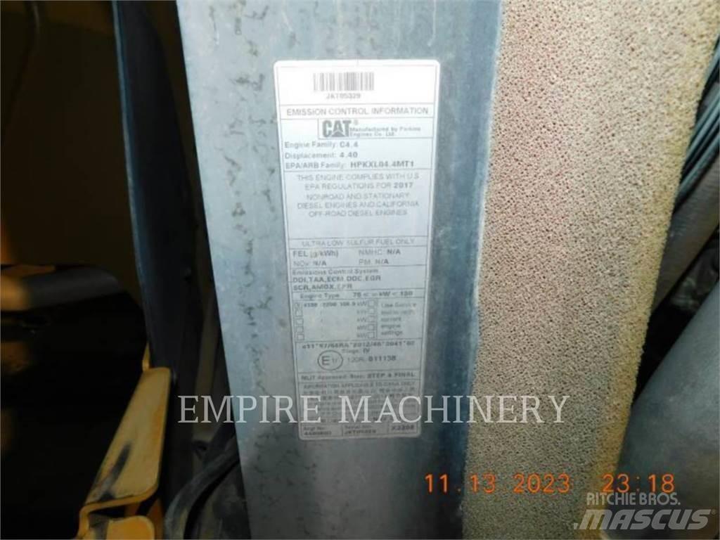 CAT TL1255D 伸縮臂操作車