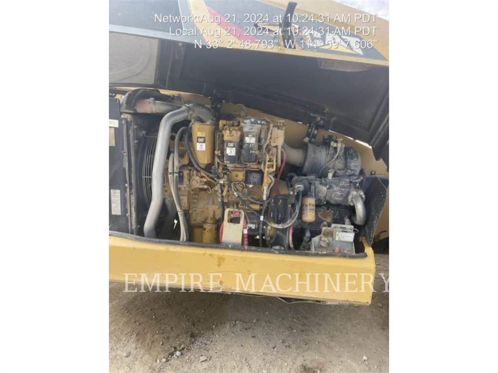 CAT TL1255D 伸縮臂操作車