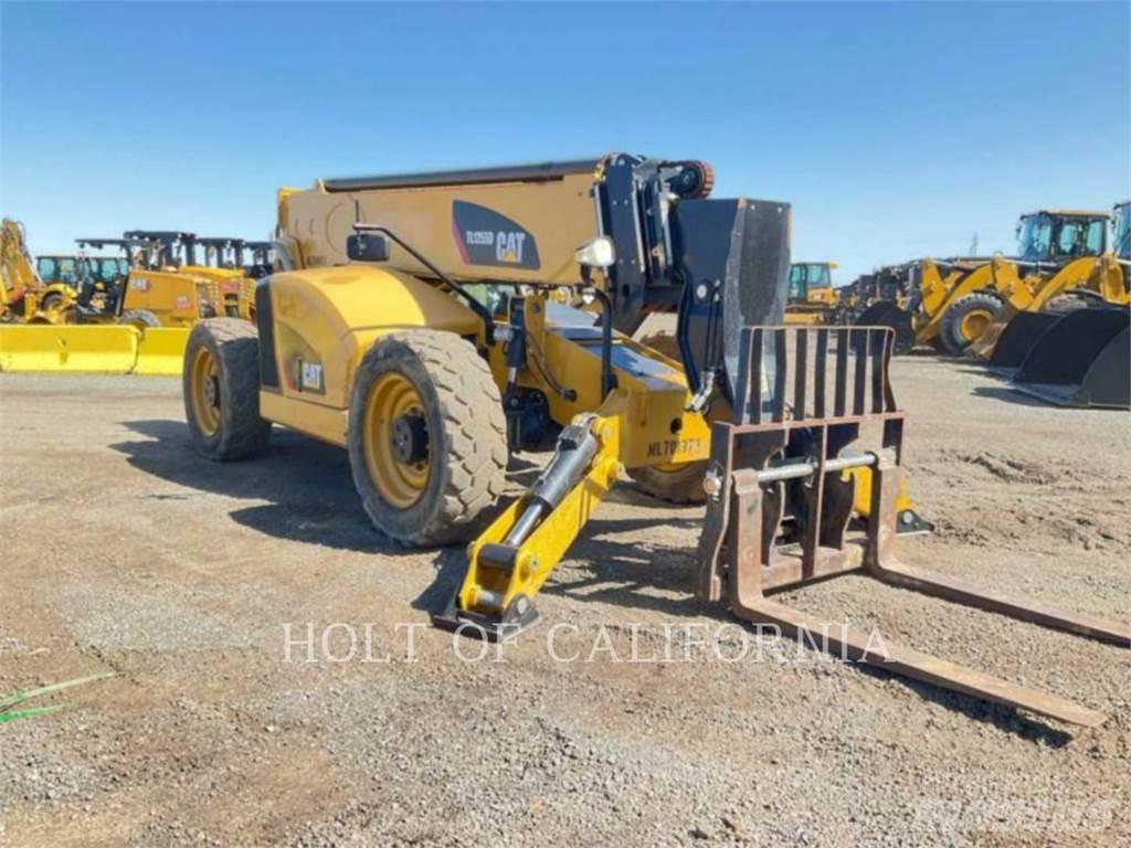 CAT TL1255D 伸縮臂操作車