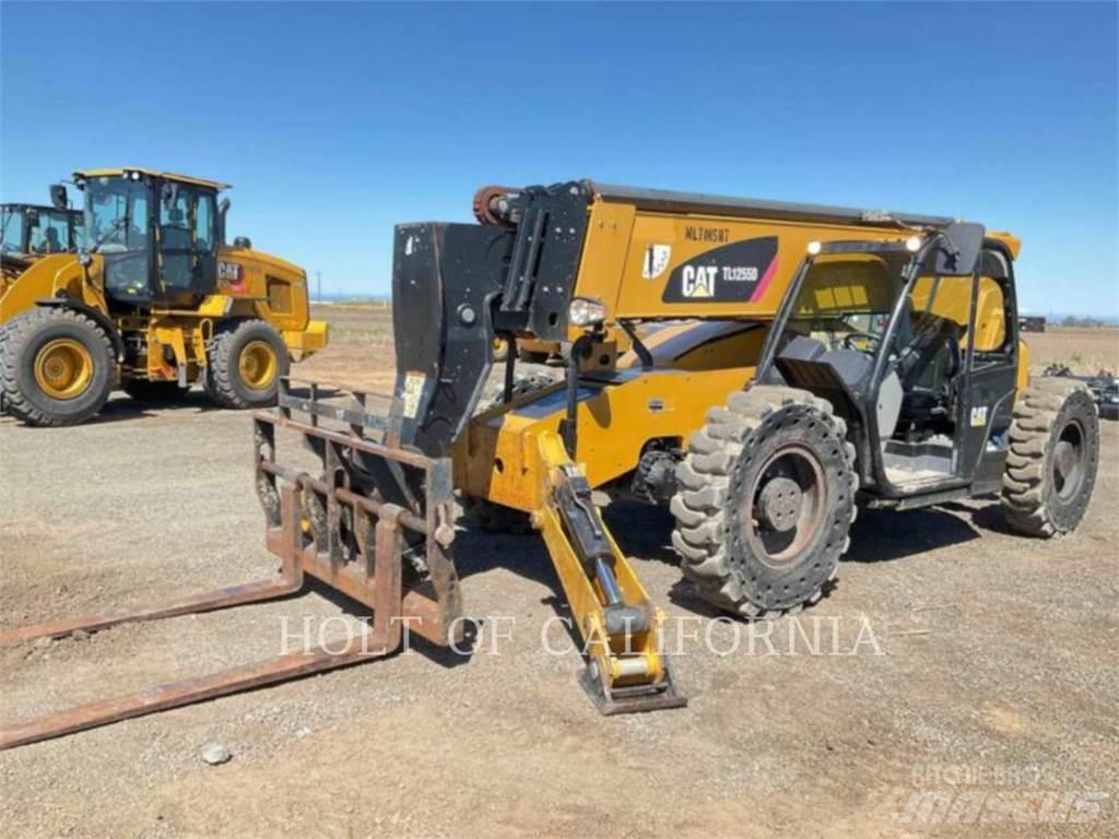 CAT TL1255D 伸縮臂操作車