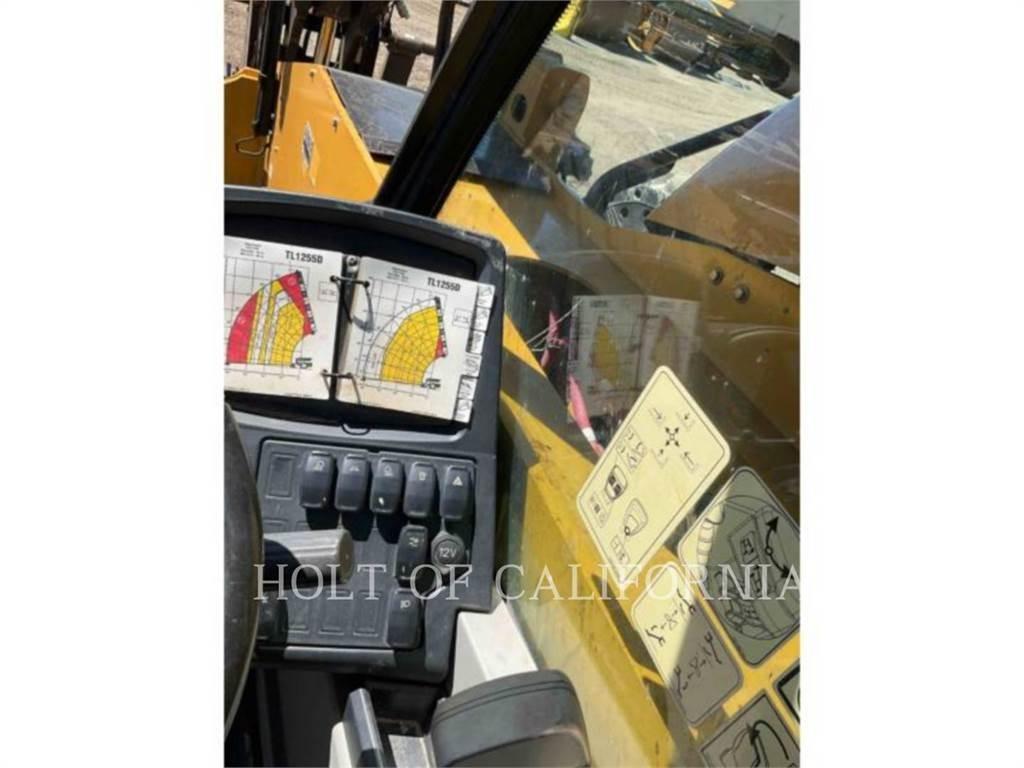 CAT TL1255D 伸縮臂操作車