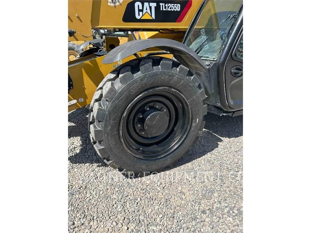 CAT TL1255D 伸縮臂操作車