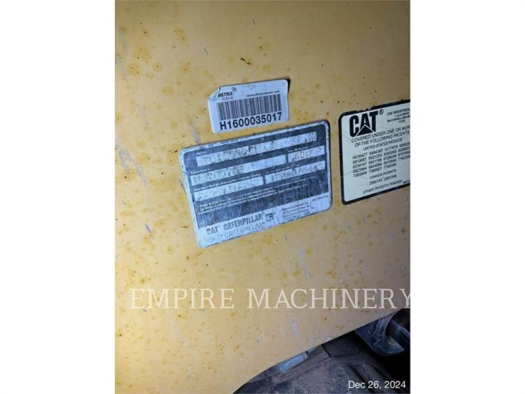 CAT TL1255D 伸縮臂操作車
