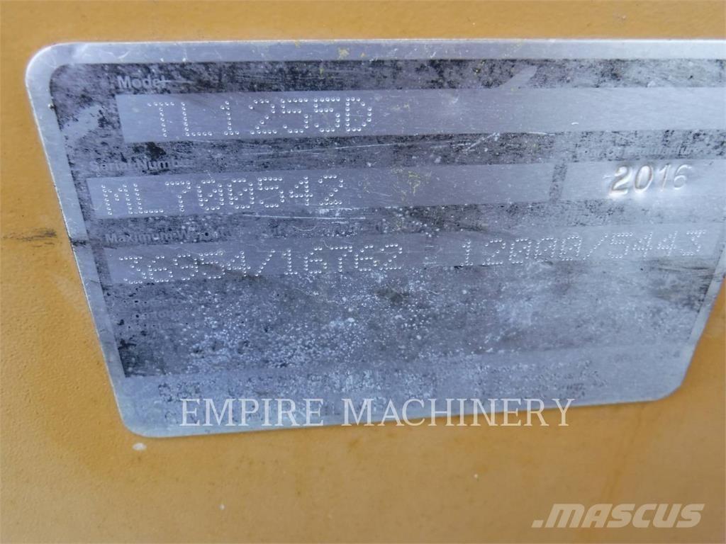 CAT TL1255D 伸縮臂操作車