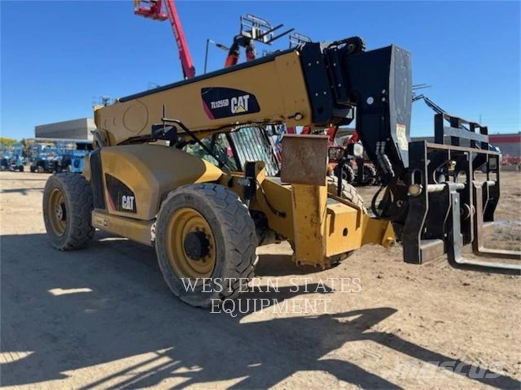 CAT TL1255D 伸縮臂操作車