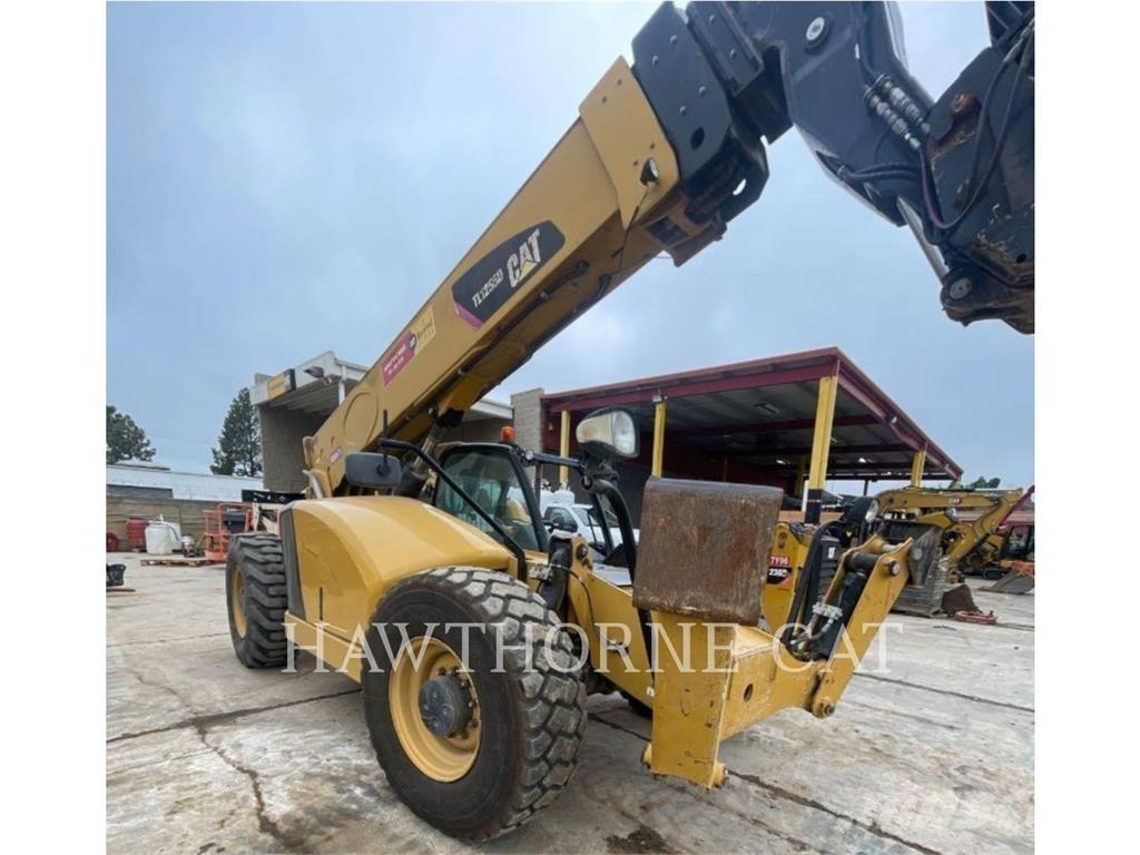CAT TL1255D 伸縮臂操作車