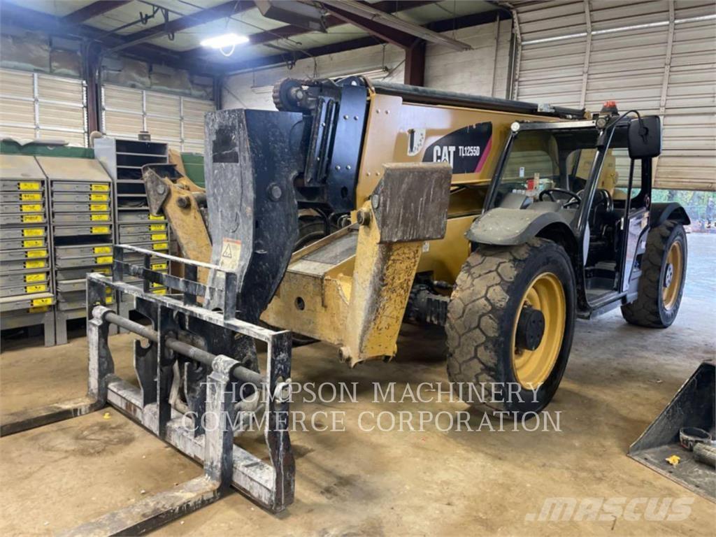 CAT TL1255D 伸縮臂操作車