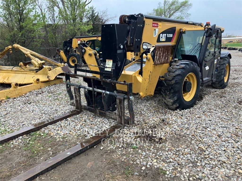 CAT TL1255DC 伸縮臂操作車