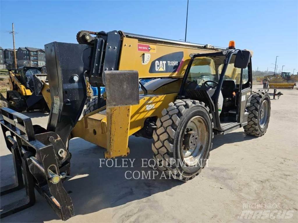CAT TL1255DO 伸縮臂操作車