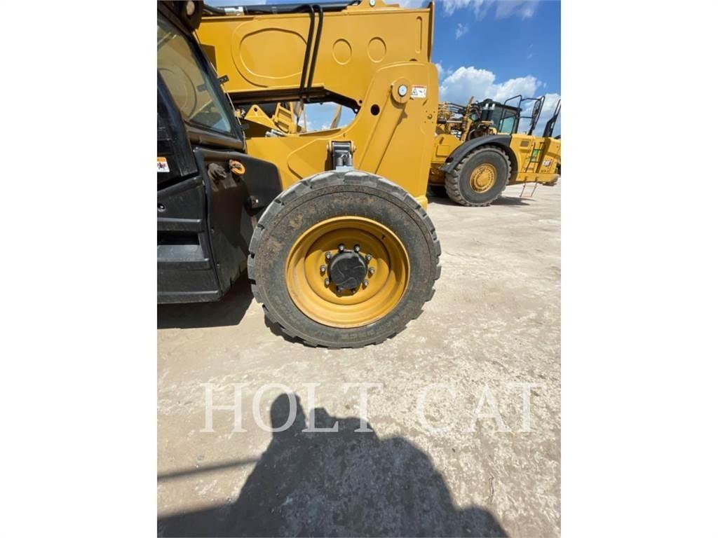 CAT TL642 伸縮臂操作車