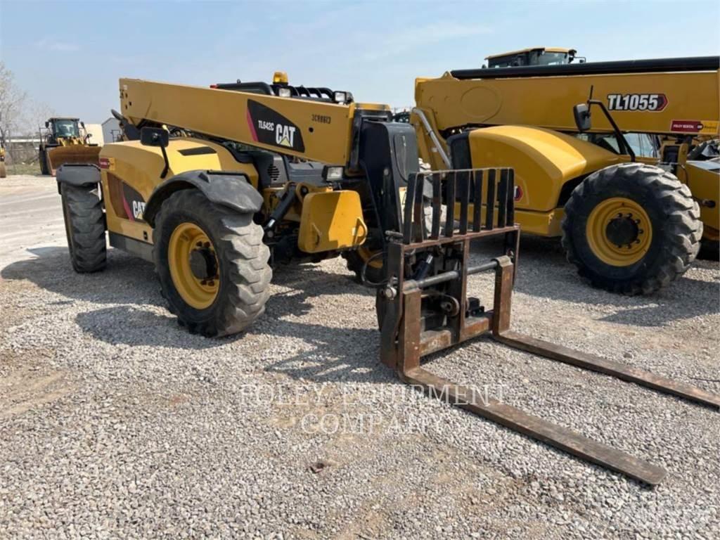 CAT TL642CO 伸縮臂操作車