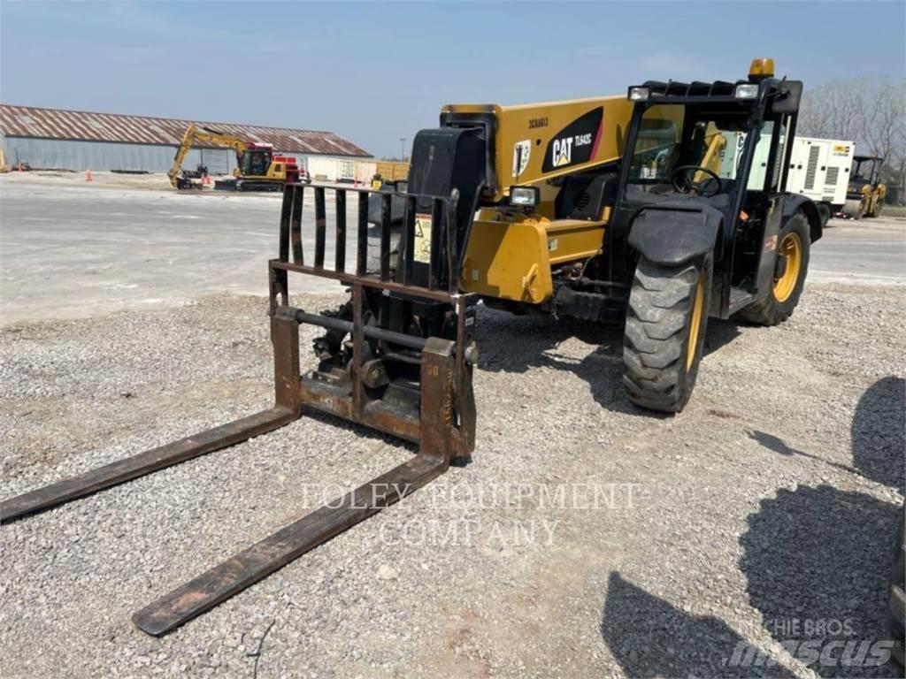 CAT TL642CO 伸縮臂操作車