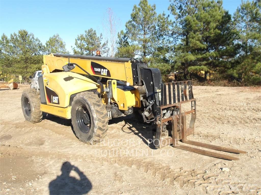 CAT TL642D 伸縮臂操作車