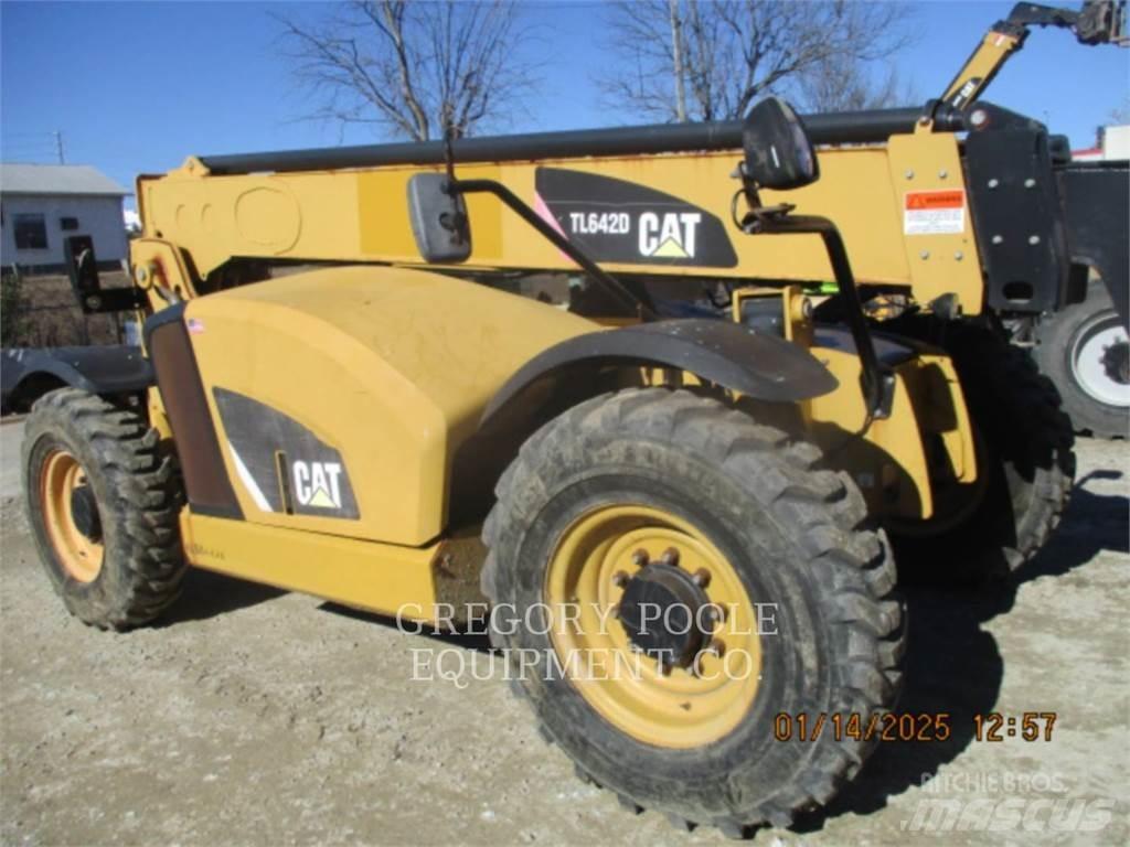CAT TL642D 伸縮臂操作車