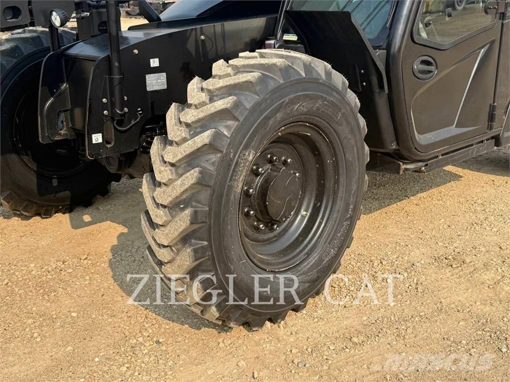 CAT TL642D 伸縮臂操作車