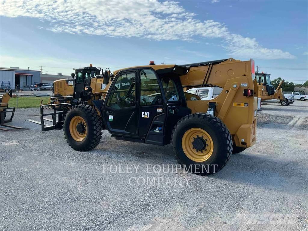 CAT TL642DC 伸縮臂操作車