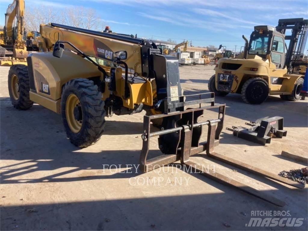 CAT TL642DO 伸縮臂操作車