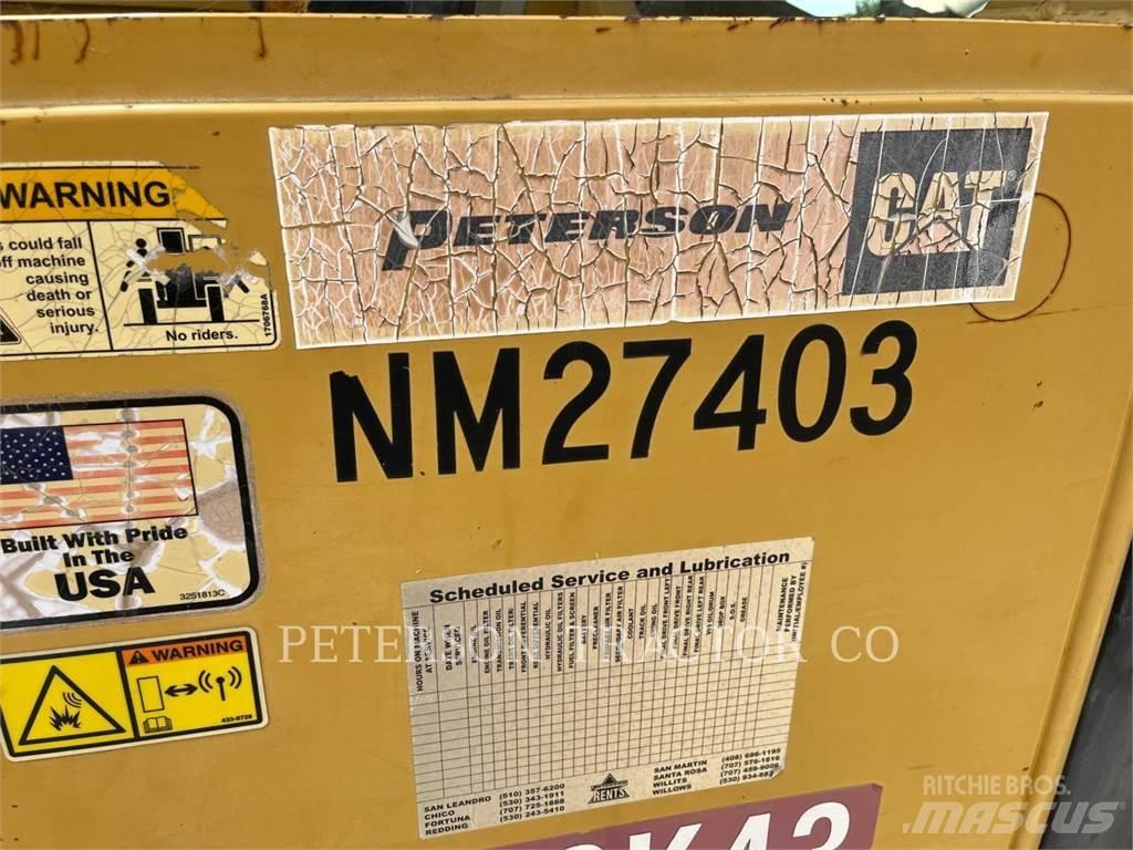 CAT TL943 伸縮臂操作車