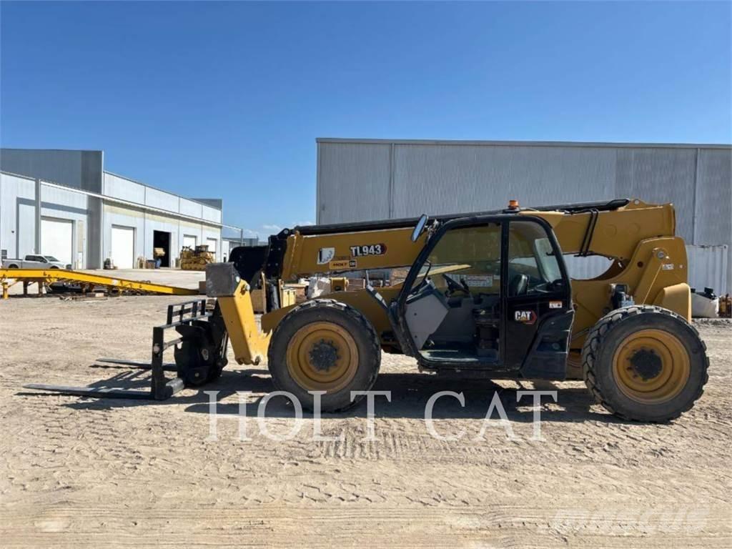 CAT TL943 伸縮臂操作車