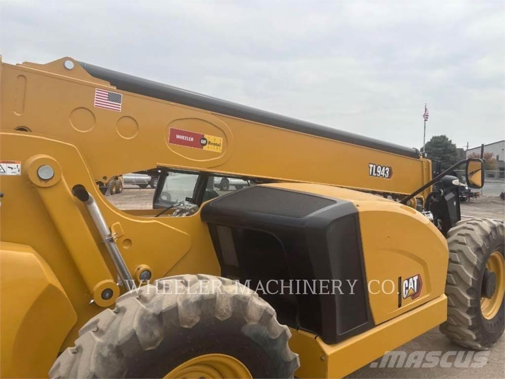 CAT TL943 CAN 伸縮臂操作車