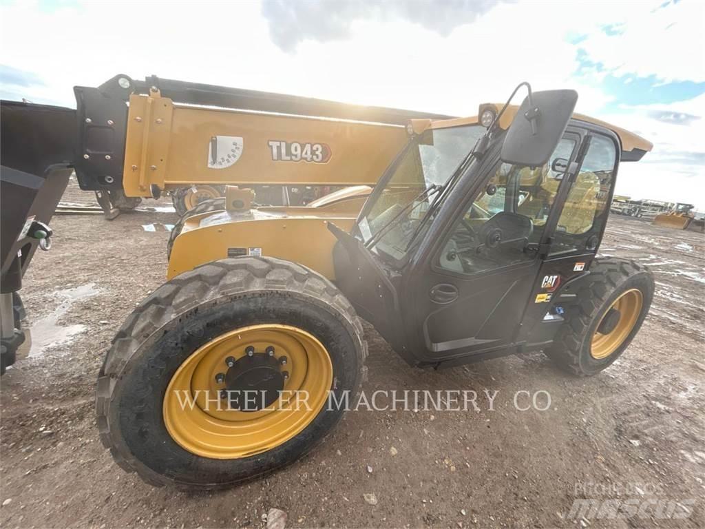 CAT TL943 CB 伸縮臂操作車